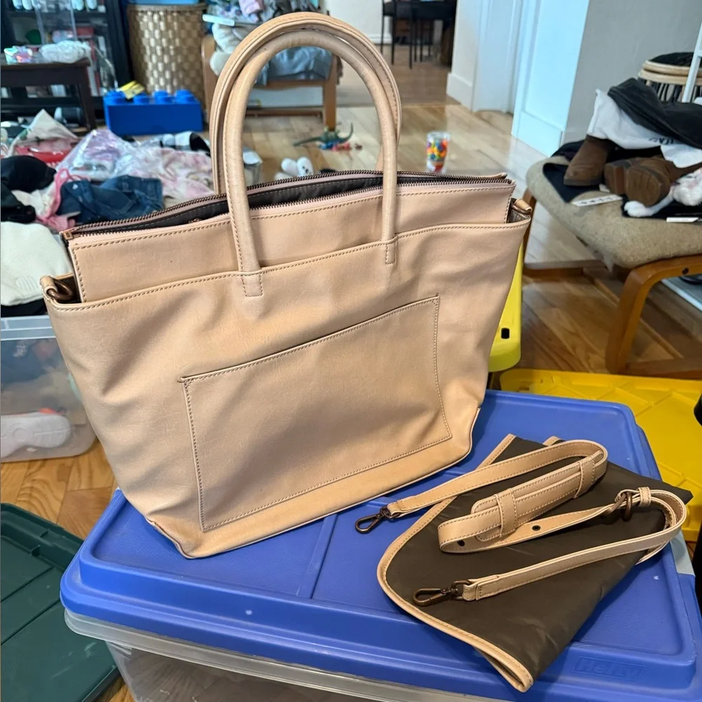 Matt & Nat 'Raylan' Vegan Leather Diaper Bag in Nude